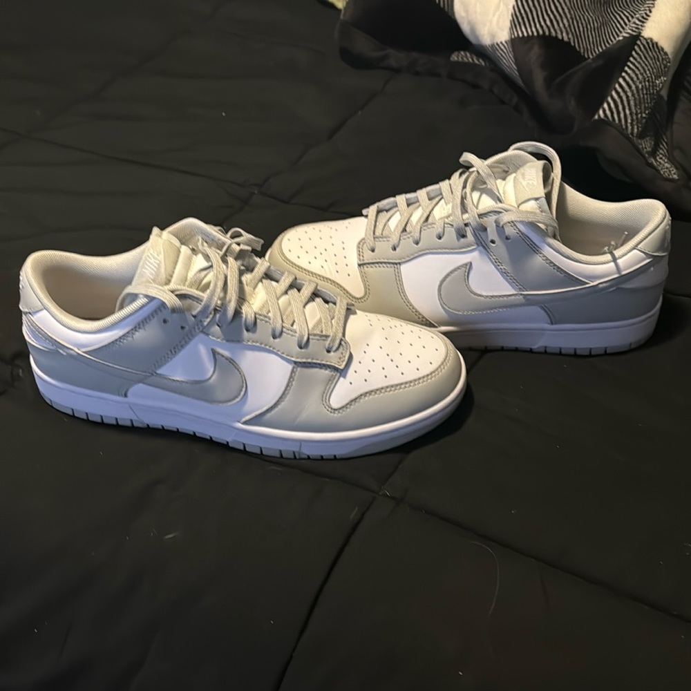 Nike dunks size 10 grey & white